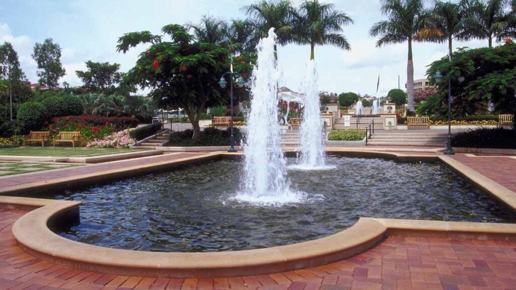 Exploring Queensland Anepicholiday Brisbane INT 2