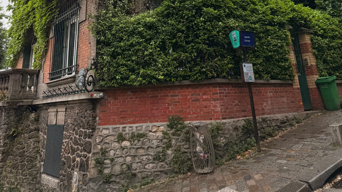 Montmartre street