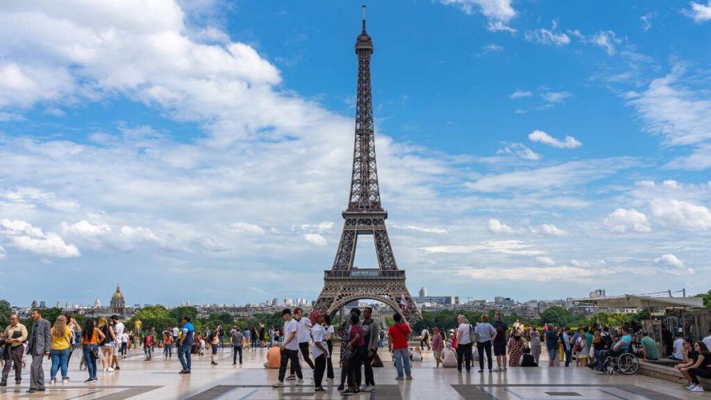 Every Must-See in Paris